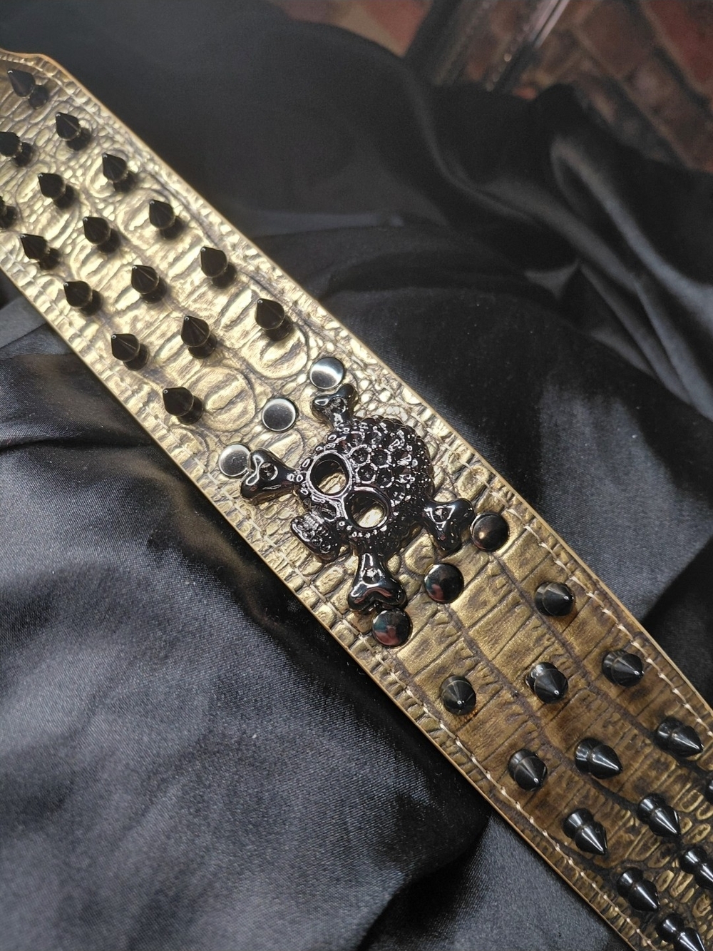 Queen's OR King's SKULL & SPIKED COLLAR